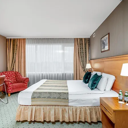 Park Plaza Hotel, Restaurant & Terrace, Panorama Bar, Conference & Banquet Center