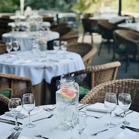 Park Plaza & Spa, Restaurant, Conference & Banquet Center