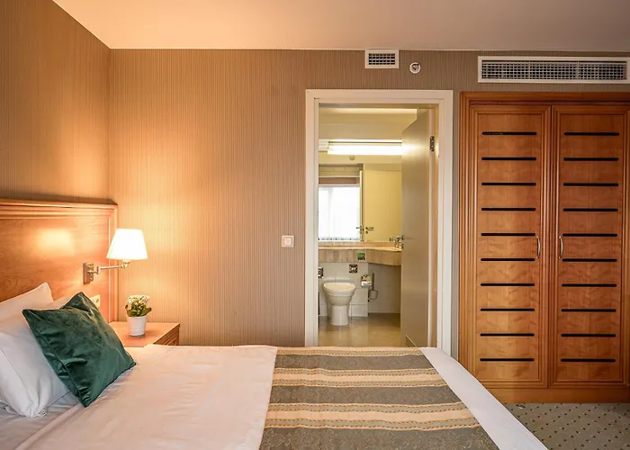 Hotel Park Plaza Hotel&spa, Restaurant, Panorama Bar, Conference&banquet Center