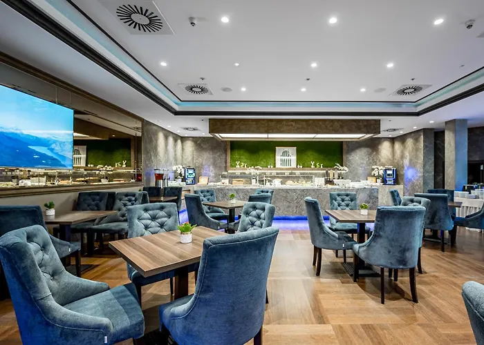 فندق Park Plaza & Spa, Restaurant, Panorama Bar, Conference & Banquet Center 4*