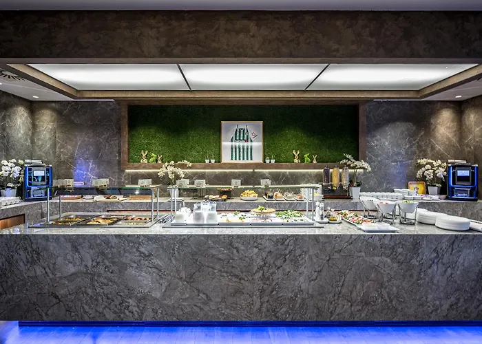 Park Plaza & Spa, Restaurant, Panorama Bar, Conference & Banquet Center Ξενοδοχείο