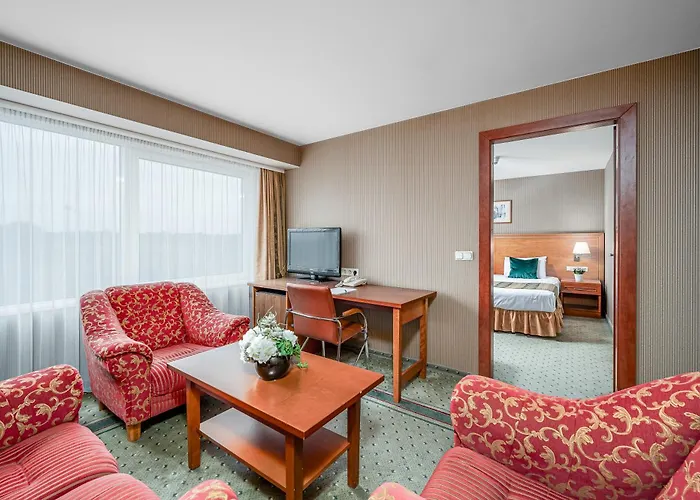 Park Plaza & Spa, Restaurant, Panorama Bar, Conference & Banquet Center 4*