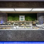 Park Plaza & Spa, Restaurant, Panorama Bar, Conference & Banquet Center ホテル