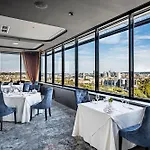 Park Plaza & Spa, Restaurant, Panorama Bar, Conference & Banquet Center ホテル 4*