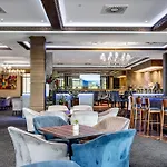 Park Plaza & Spa, Restaurant, Panorama Bar, Conference & Banquet Center 4* ヴィリニュス