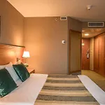 Park Plaza & Spa, Restaurant, Panorama Bar, Conference & Banquet Center ホテル 4*