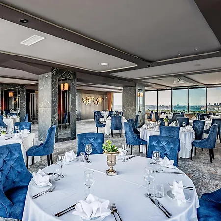 Hotel Park Plaza Hotel, Restaurant & Terrace, Panorama Bar, Conference & Banquet Center
