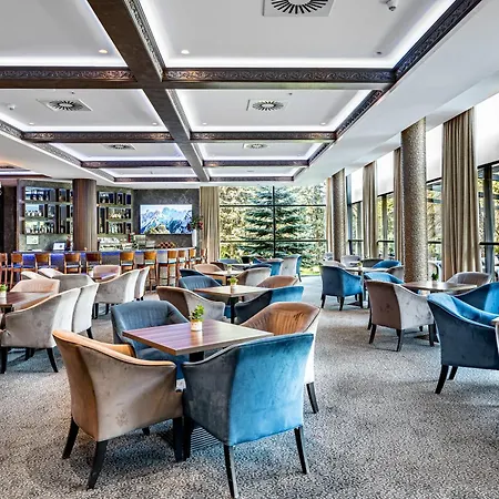 Park Plaza Hotel, Restaurant & Terrace, Panorama Bar, Conference & Banquet Center Hotel Vilnius