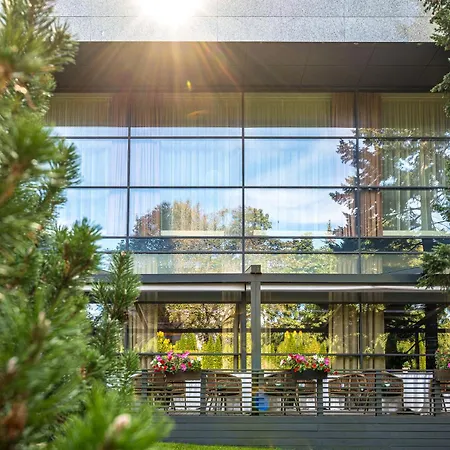Hotel Park Plaza Hotel, Restaurant & Terrace, Panorama Bar, Conference & Banquet Center Vilnius