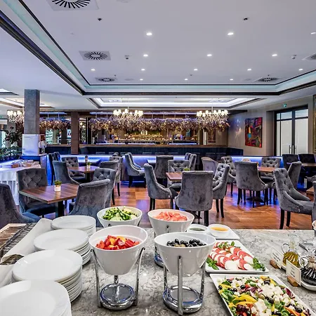 Hotel Park Plaza Hotel, Restaurant & Terrace, Panorama Bar, Conference & Banquet Center Vilnius