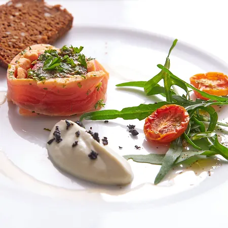 Hotel Park Plaza Hotel, Restaurant & Terrace, Panorama Bar, Conference & Banquet Center 4*