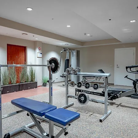 Отель Park Plaza & Spa, Restaurant, Panorama Bar, Conference & Banquet Center 4*