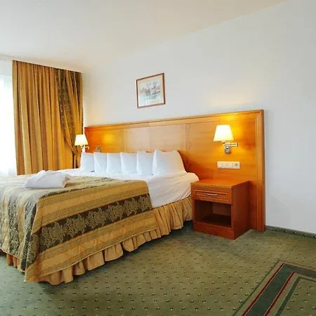 Park Plaza Hotel, Restaurant & Terrace, Panorama Bar, Conference & Banquet Center Vilnius
