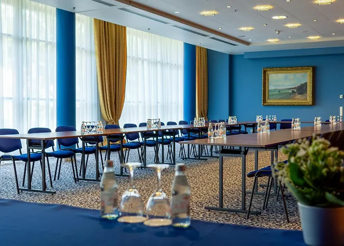 Park Plaza & Spa, Restaurant, Panorama Bar, Conference & Banquet Center 4* Вильнюс