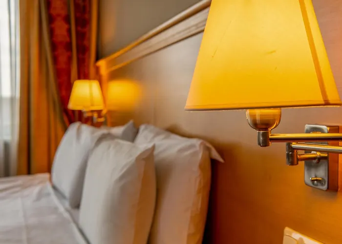 Park Plaza & Spa, Restaurant, Panorama Bar, Conference & Banquet Center 4* Вильнюс