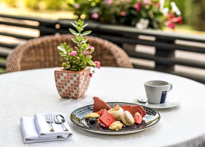 Park Plaza & Spa, Restaurant, Panorama Bar, Conference & Banquet Center Вильнюс