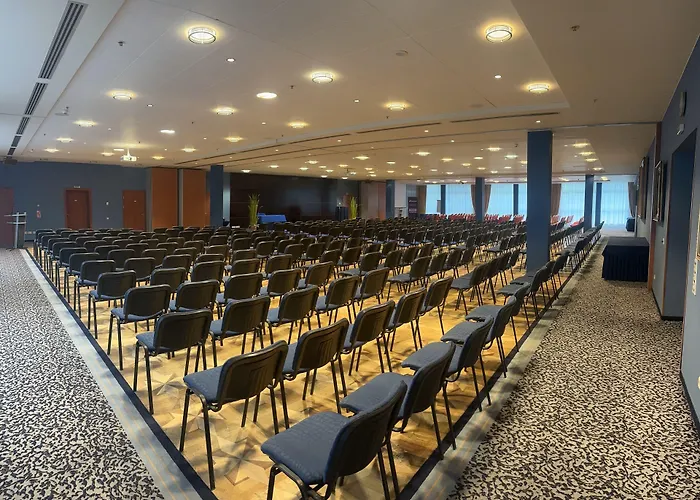 Park Plaza & Spa, Restaurant, Panorama Bar, Conference & Banquet Center 4* Вильнюс