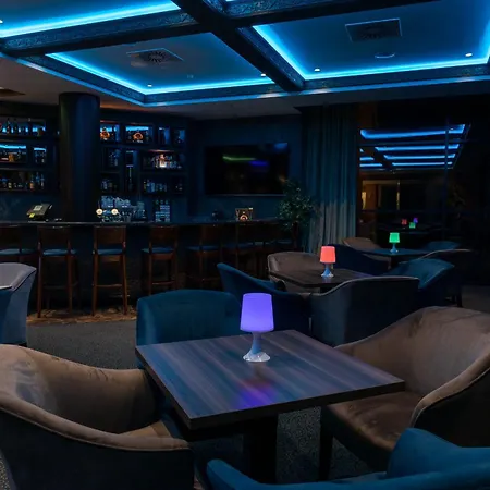 Hotell Park Plaza & Spa, Restaurant, Panorama Bar, Conference & Banquet Center