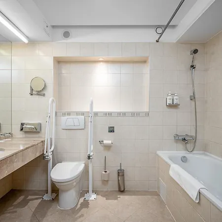 Park Plaza Hotel, Restaurant & Terrace, Panorama Bar, Conference & Banquet Center Vilnius