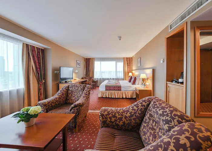 Park Plaza & Spa, Restaurant, Panorama Bar, Conference & Banquet Center Готель 4*